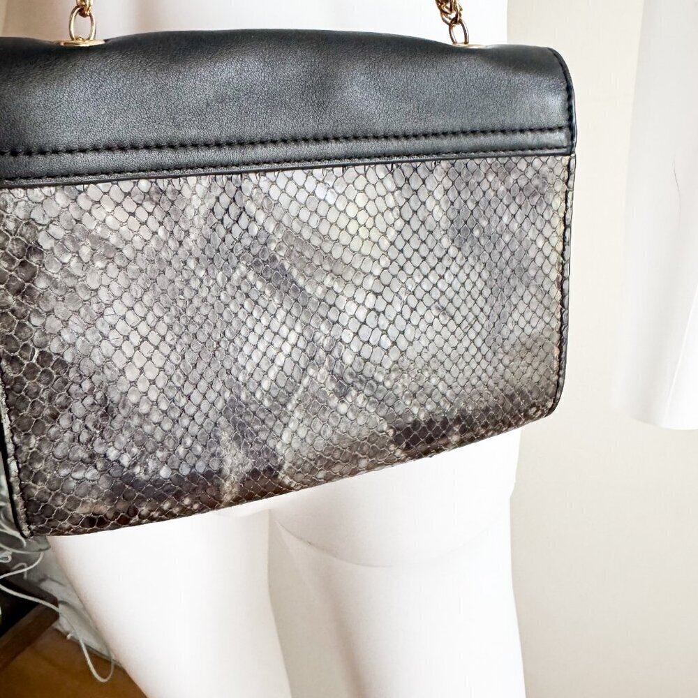 Club Monaco Black Snakeskin Small Envelope Crossbody w Gold chain - Picture 3 of 6